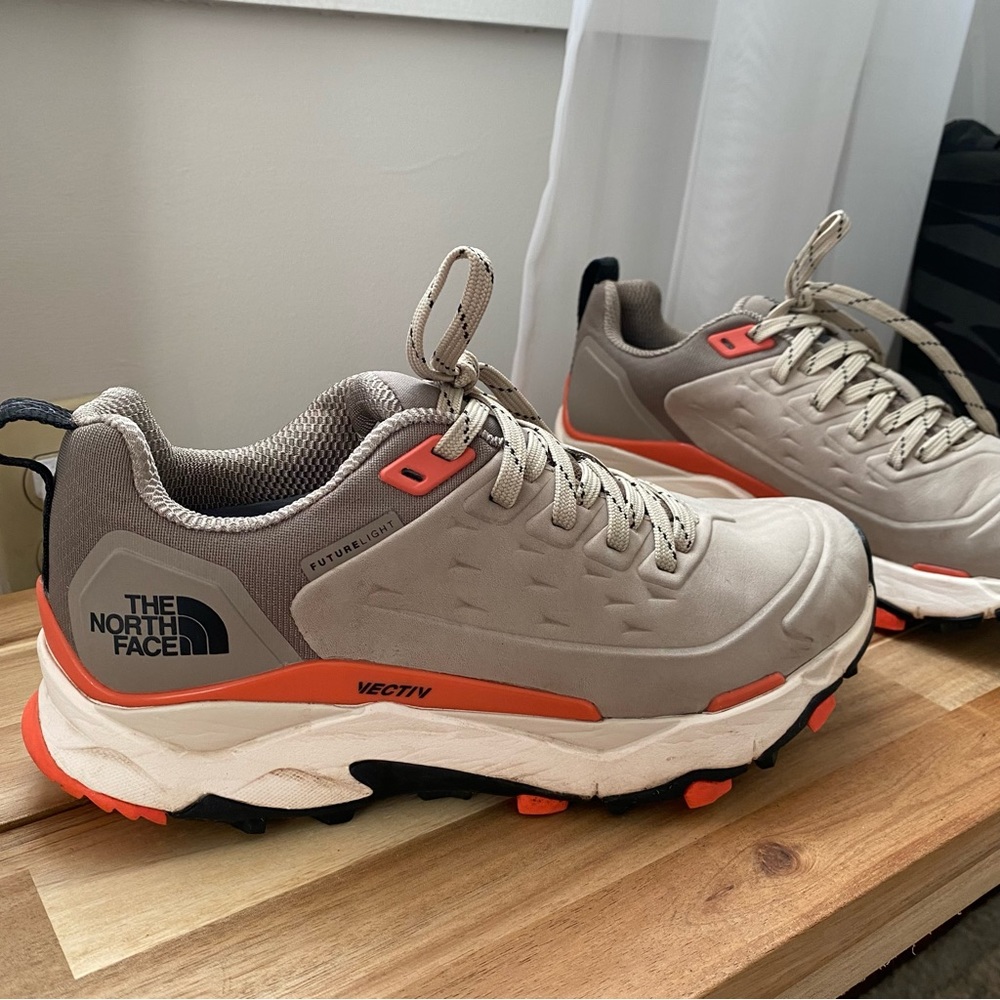 Womens Vectiv Exploris Futurelight Hiking Shoes